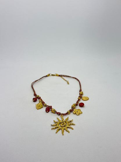 Collier multi-breloque rouge - plaqué or 18K