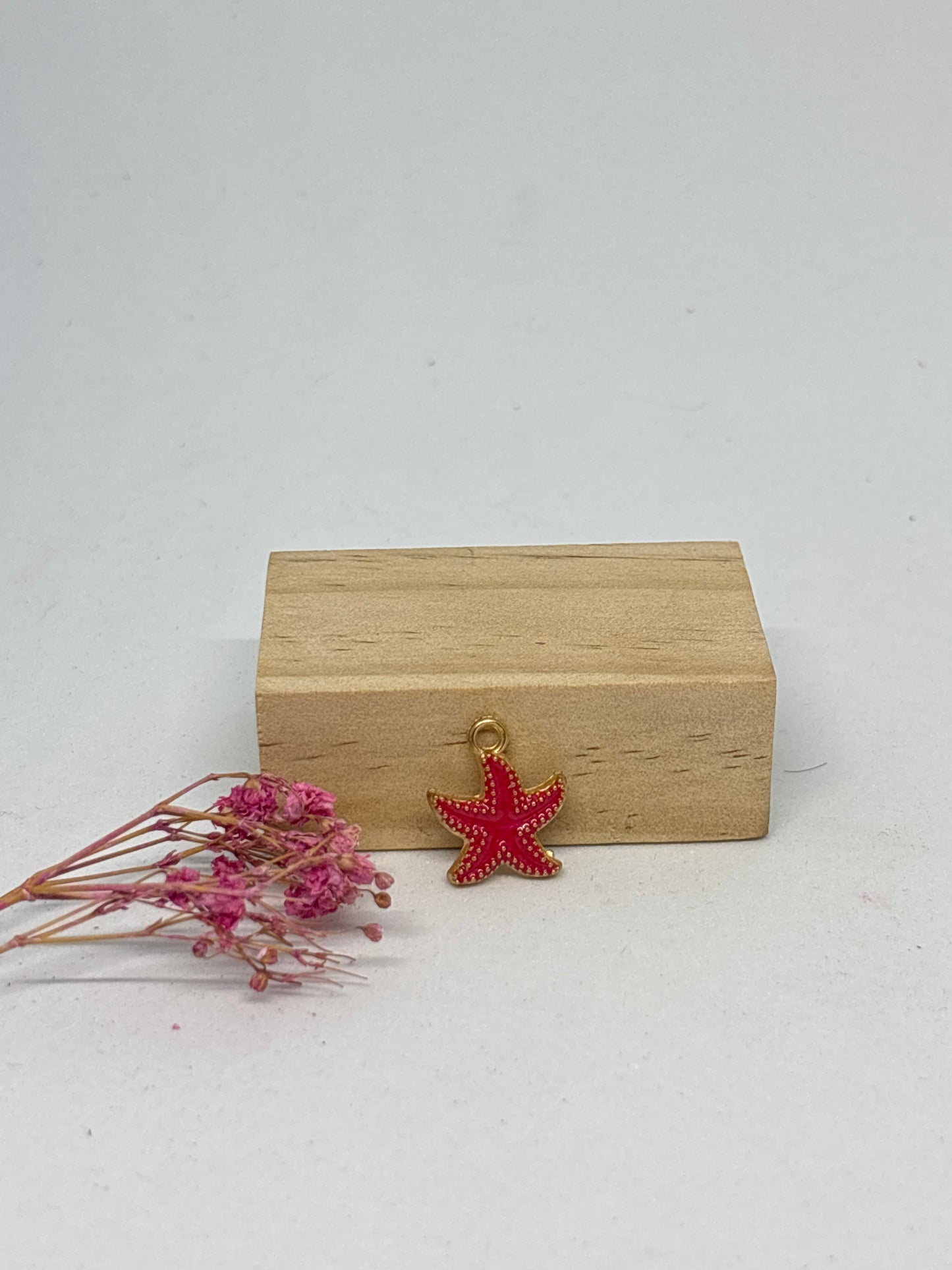 Breloque étoile de mer colorées 1,5cm - alliage de zinc doré