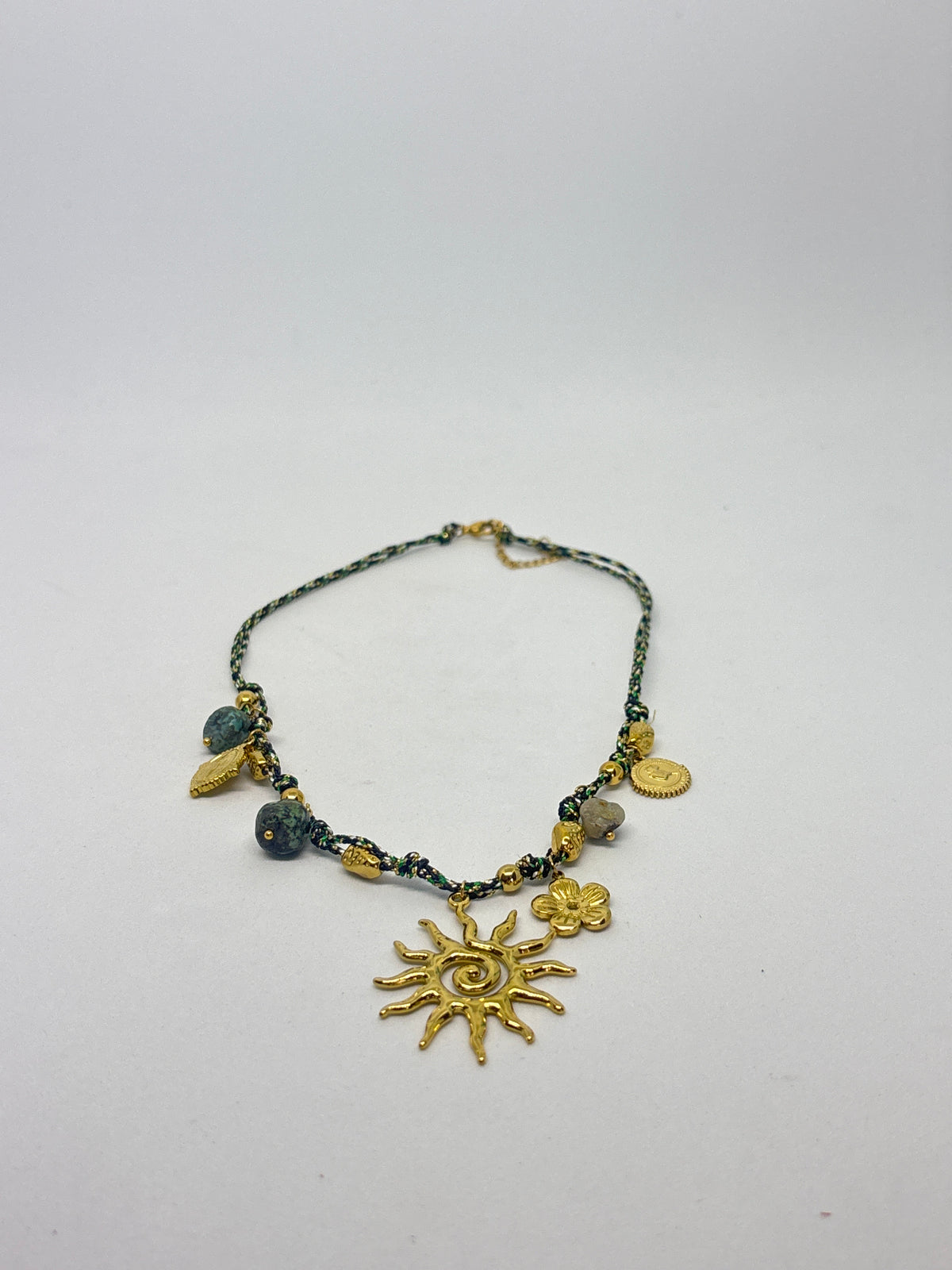 Collier multi-breloques soleil vert - plaqué or 18K