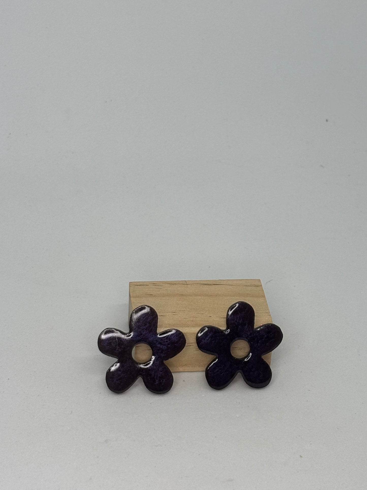 Suzanne - plum
