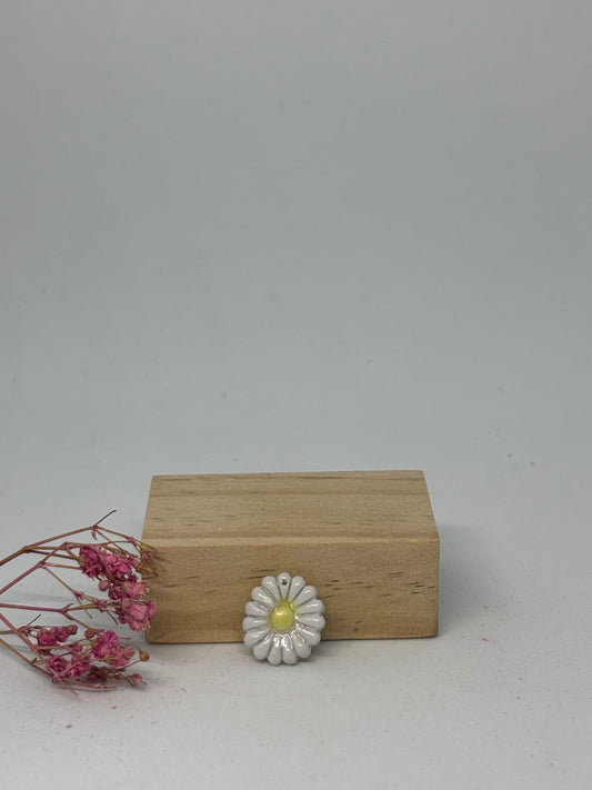 Breloque en pâte fimo - marguerite 1,5cm